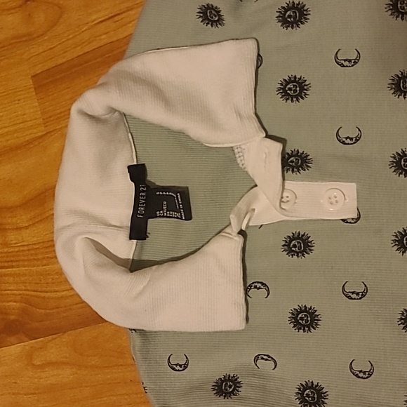 Forever 21 polo - Picture 2 of 3